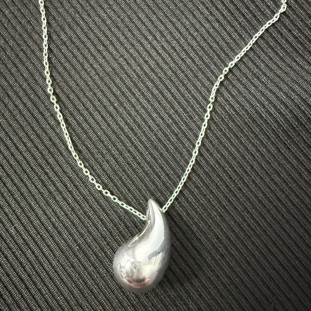 Teardrop necklace 15-16"